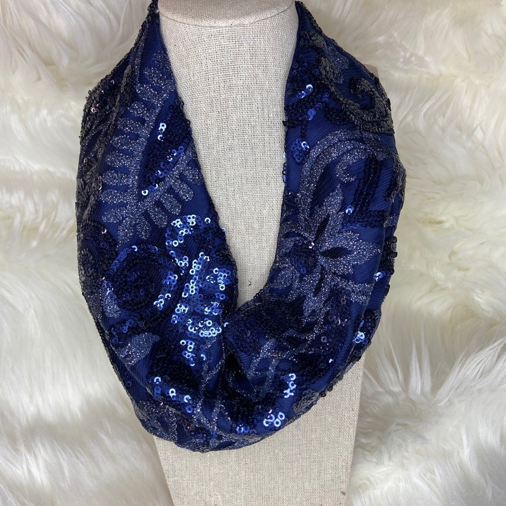 Glam necklace scarf